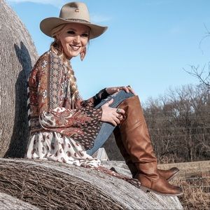 Meet your Posher, Angela